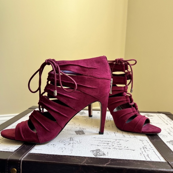 BCBGeneration Lace front peep toe Booties - Picture 2 of 6